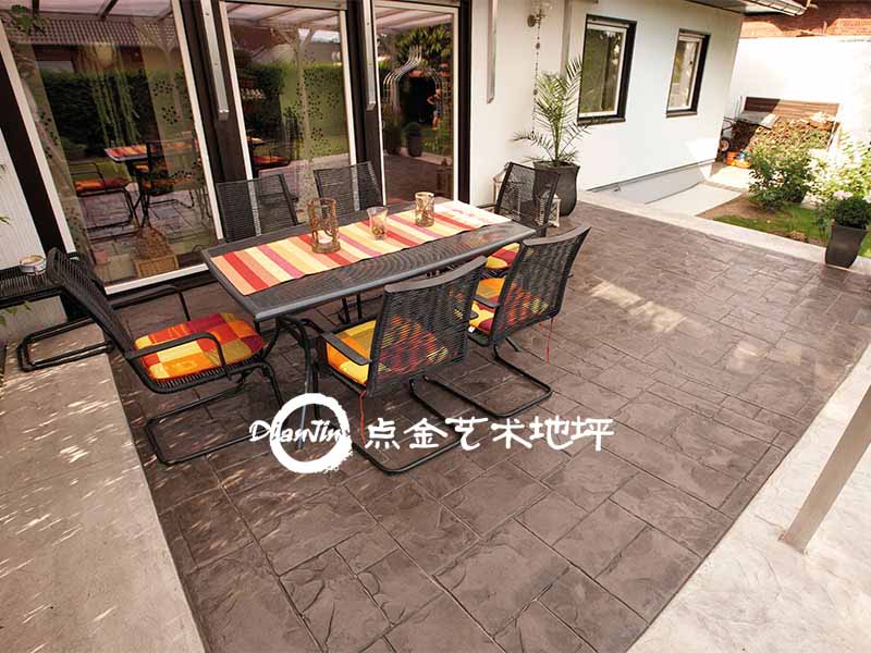 藝術(shù)壓花地坪.jpg 藝術(shù)壓花地坪.jpg